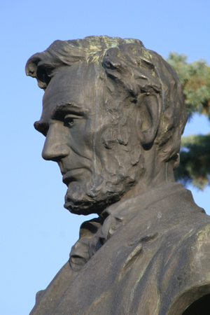 Lincoln bust in Hillsboro, North Dakota by Oaul Fjelde